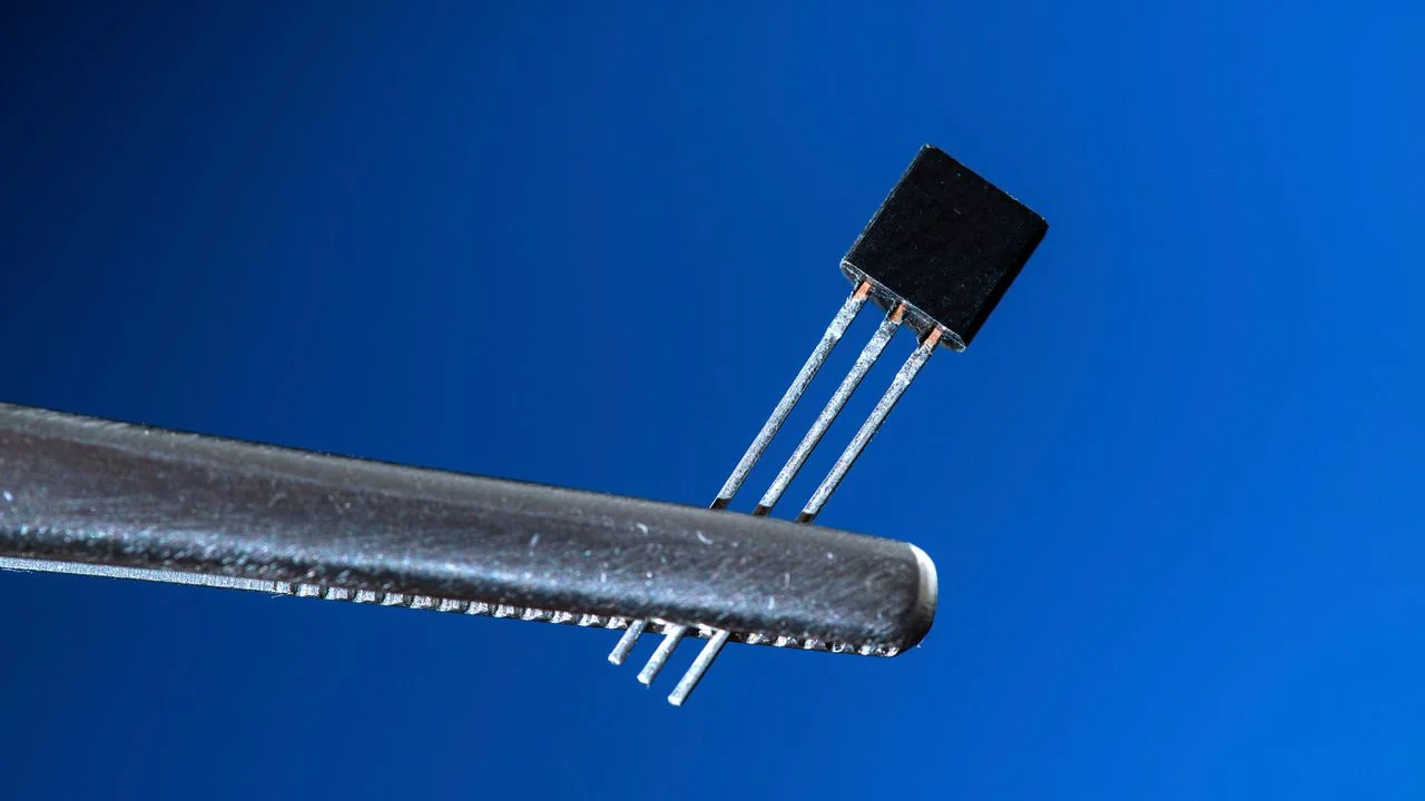 Transistor Miniaturization: The Quest for Enhanced Performance in Computing
