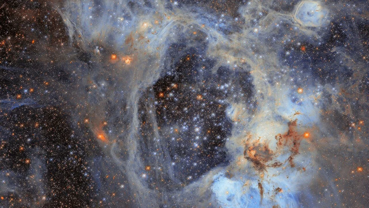 New Insights into Stellar Birth and Death Captured by Hubble Telescope's Latest Image